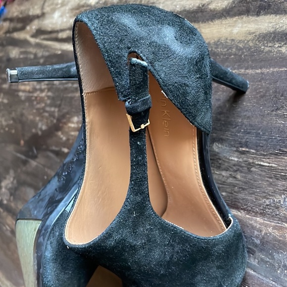 NWOT Calvin Klein size 9 Suede Bootie with side buckle - Picture 5 of 16